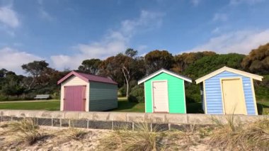 Canlı plaj kutularının panoramik görüntüsü