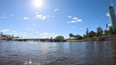 Kanal ve binaların manzarası