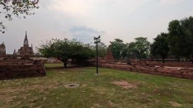 Huzurlu bir yürüyüş tarihi tapınak sahasında