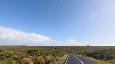 Bereketli manzaralarda ve açık gökyüzünde huzurlu bir yolculuk.