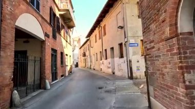 Piedmont, İtalya 'da sakin bir ara sokak