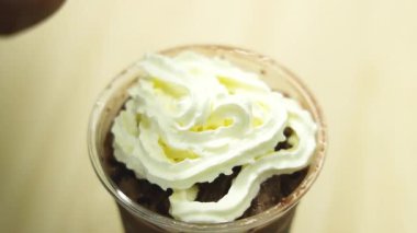 Bangkok 'ta içkilere krem şanti eklendi