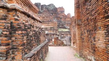 Tarihi Ayutthaya bölgesinde antik tuğla yapılar