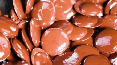 Çikolata parçacıklarının yakın plan görüntüsü