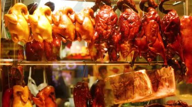 Hong Kong 'da asılı duran ördekler.