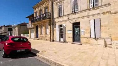 Pauillac, Fransa 'da sessiz sokak manzarası