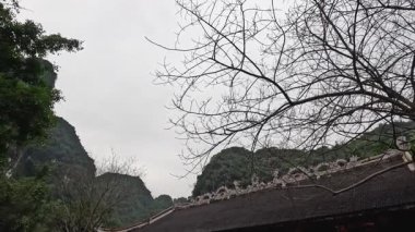 Geleneksel bir binanın manzarası