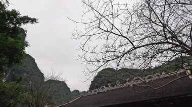 Geleneksel bir binanın manzarası