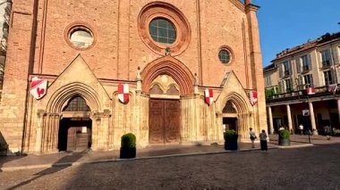 Alba Katedrali ve yakınındaki binaların manzarası