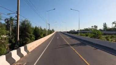 Gündüz vakti köprüden geçişin ilerlemesi