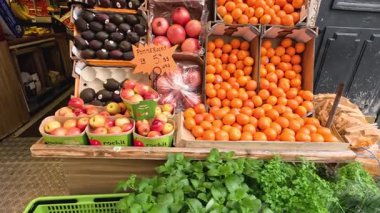 Yoğun bir meyve pazarının zaman aşımına uğraması on saniyenin üzerinde