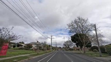 Melbourne 'da sakin banliyö sokaklarında bir gezinti