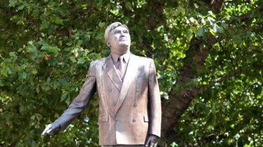 Cardiff, Galler 'deki Aneurin Bevan Heykeli