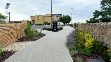 İskoçya 'da otel girişine giden yol