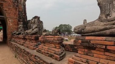 Tarihi tapınağın yavaş panoramik görüntüsü