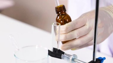 Kurşun nitrat ve potasyum iyodür çözeltilerinin karıştırılması