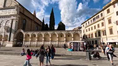 Tarihi Floransa 'yı keşfeden turistler