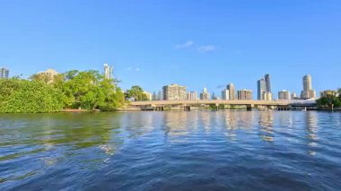 Altın Sahili su yollarında manzaralı tekne yolculuğu