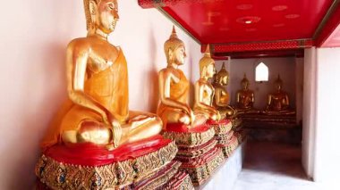 Bangkok tapınağındaki heykel heykeli