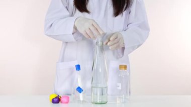 Kimyasal reaksiyonun bir balonu şişirmesi