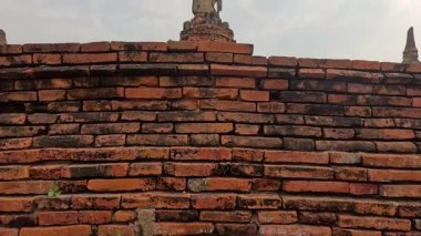 Tarihi tapınağın yavaş panoramik görüntüsü