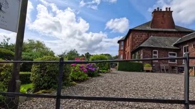 Bir restoranın dış görünüşü