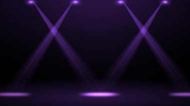 Karanlık bir sahnede dinamik mor ışıklar