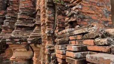 Antik tuğla tapınak yapısının detaylı görüntüsü