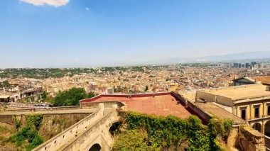 Vezüv Dağı ile Napoli 'nin panoramik görüntüsü