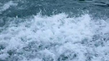 Tayland, Krabi 'de dinamik deniz dalgaları yakalandı.