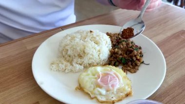 Adding spice to a traditional Thai dish