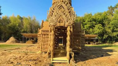 Pirinç pipetinden yapılmış karmaşık bir yapı.