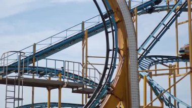 Brighton lunapark treninde heyecanlı bir yolculuk.