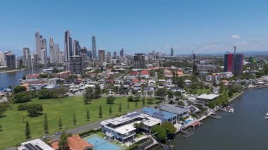 Avustralya, Gold Coast 'un ufuk çizgisi ve su yolları