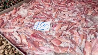 Deniz ürünleri zamanla balıktan yengeçlere dönüşür