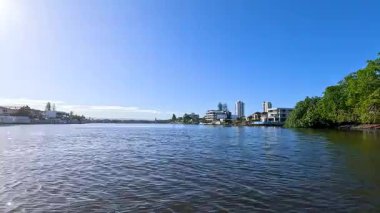 Altın Sahil Kanallarında Manzaralı nehir gezisi