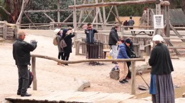 Aile gezisi Egemen Tepesi, sergilerle etkileşim