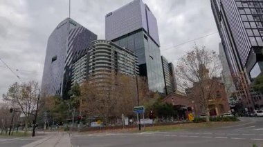 Melbourne 'un mimarisini ve sokaklarını gözler önüne seren şehir gezisi