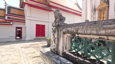 Wat Pho 'nun karmaşık yapılarının detaylı görüntüsü