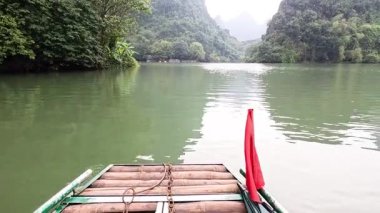 Bereketli manzaralarda huzurlu nehir yolculuğu