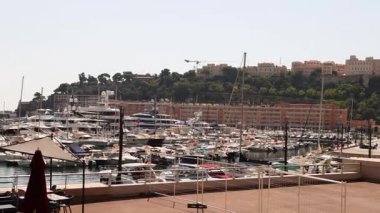 Yatlar Monte Carlo limanına yanaştı.