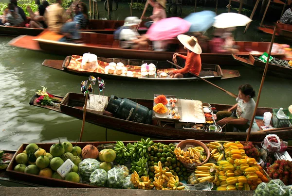 Damnoen Saduak Tajlandia Lipiec Ruchliwy Ruch Łodzi Pływającym Rynku Damnoen — Zdjęcie stockowe