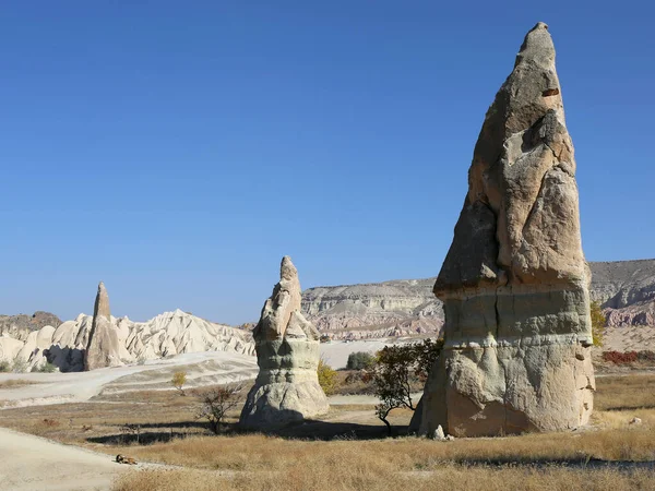 Tündérkémények Gyönyörű Kék Égbolttal Cappadociában Törökországban — Stock Fotó