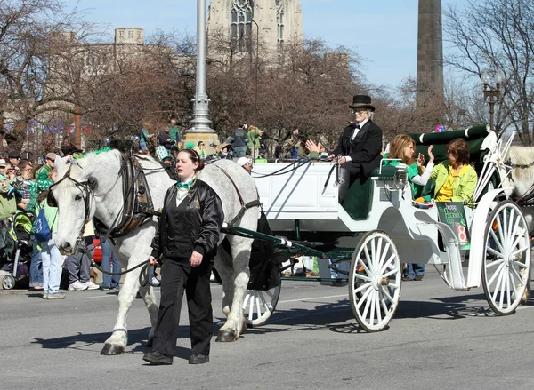 Indianapolis Indiana Marzo Indiana Wish Anchorwomen Carriage Annual Patricks Day — Foto de Stock