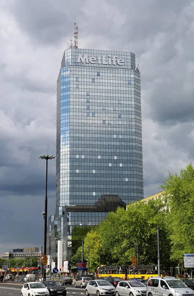 Warschau Polen Mai Metlife Insurance Company Building Busy Traffic Mai — Stockfoto