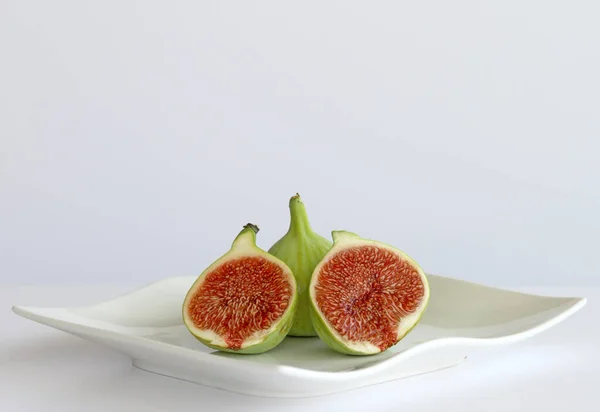 Fresh Green Figs Plate Isolated White Mersin Turkey — Stock Photo, Image
