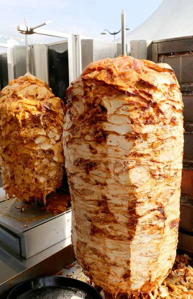 Deliziosi Chicken Doner Kebab Che Cucinano Alla Griglia Taste Adana — Foto Stock
