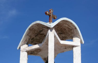 Yunanistan 'ın Samos kentindeki Yunan Ortodoks Kilisesinin Eski Paslı Haçı