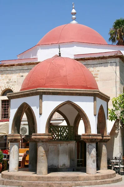 Cúpula Roja Pies Zona Lavado Mezquita Otomana Kos Grecia —  Fotos de Stock
