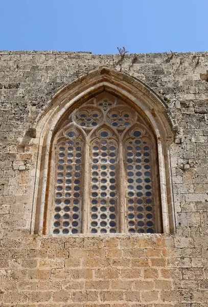 Kuzey Kıbrıs 'ın Famagusta kentindeki Osmanlı dönemindeki Bugday Camiinin Pencere Ayrıntıları